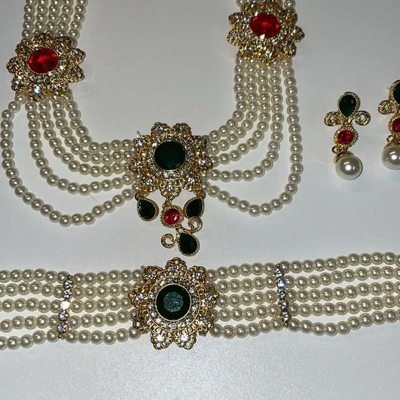 VINTAGE 3 pieces pcs Hand crafted festive necklace mother of pearl